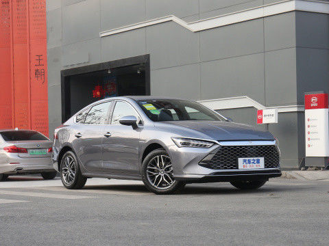 Ulusal VI BYD QIN PLUS 2021 EV DM-I 55KM 1.5L 81kW 4 Kapılı 5 Koltuklu Sedan