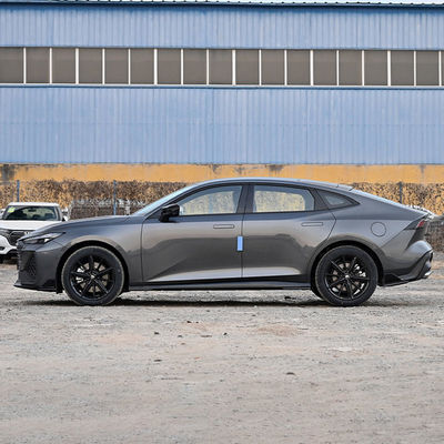 Changan UNI-V IDD Plug In Hibrit Sedan 5 kişilik Kilometre 1100KM