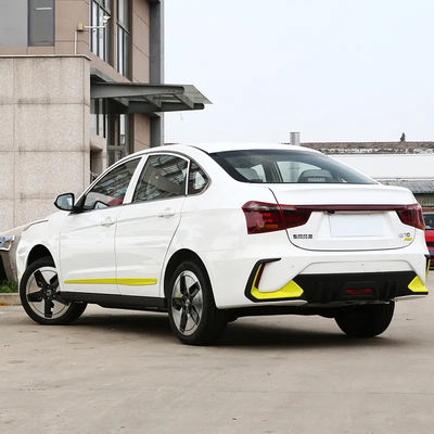 Dong Feng E70 Çinli Elektrikli Taksi Çevrimiçi Yolculuk için Pil Süresi 400KM