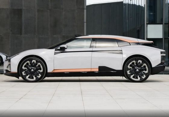 HiPhi Z Elektrikli Lüks Araba Akıllı Sürüş 705KM Menzil 0-100km/h Hızlanma 3.8s