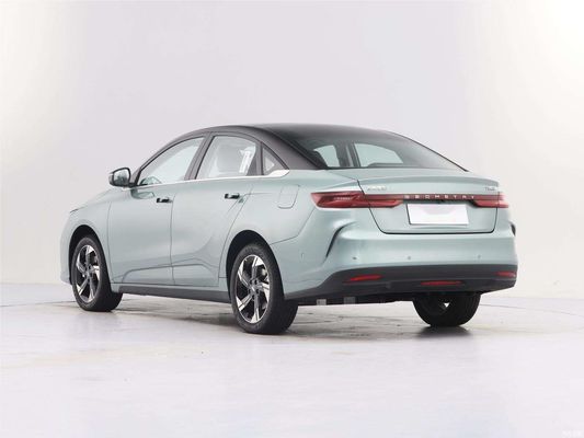 Geely Geometry G6 Çinli Elektrikli Sedan 410KM-500KM UBER için Uygun
