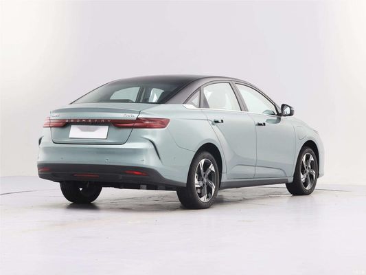 Geely Geometry G6 Çinli Elektrikli Sedan 410KM-500KM UBER için Uygun
