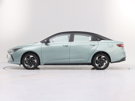 Geely Geometry G6 Çinli Elektrikli Sedan 410KM-500KM UBER için Uygun