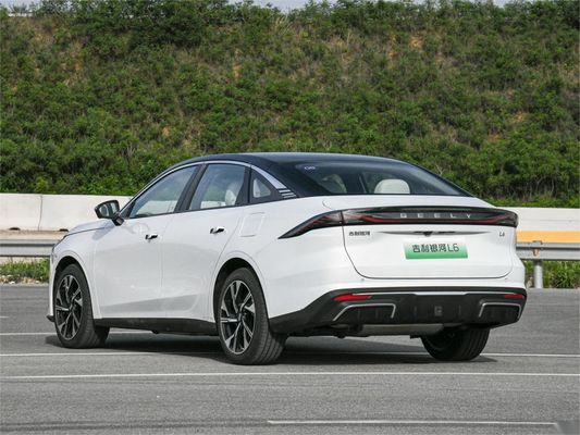 Geely Galaxy L6 Çinli Elektrikli Sedan Plug In Hibrit Sedan 1370KM L2 Yardımlı Sürüş