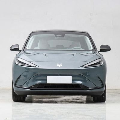 ARCFOX αS Çinli Elektrikli Sedan Huawei ile Otonom Sürüş