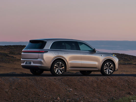 LI XIANG L8 Otomatik Büyük Lüks PHEV SUV 6 kişilik saf elektrikli 1315 kilometrelik menzil