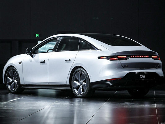 Leapmotor C01 Çince Elektrikli Sedan 525KM-717KM Çerçevesiz Kapılarla