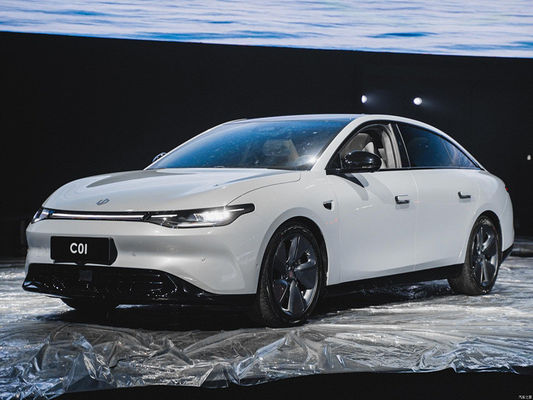 Leapmotor C01 Çince Elektrikli Sedan 525KM-717KM Çerçevesiz Kapılarla