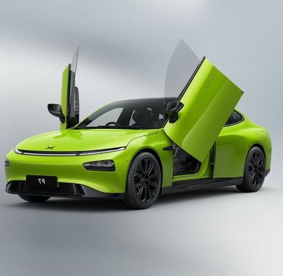 Xpeng P7 Çinli EV Arabaları Yeni Enerji Sedan 4 Kapı 5 Koltuklu Sürüş