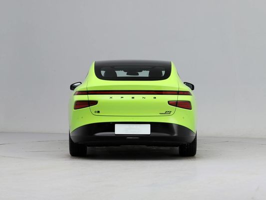 Xpeng P7 Çinli EV Arabaları Yeni Enerji Sedan 4 Kapı 5 Koltuklu Sürüş