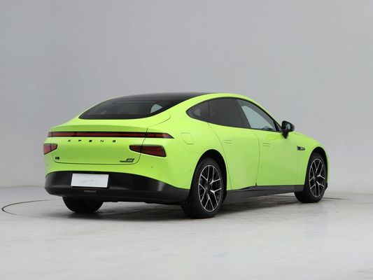 Xpeng P7 Çinli EV Arabaları Yeni Enerji Sedan 4 Kapı 5 Koltuklu Sürüş