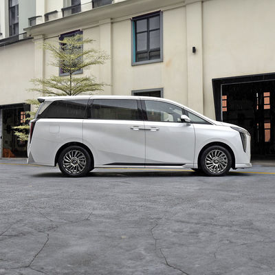 GAC M8 Çinli Yakıtla Çalışan 5 Kapılı 7 Koltuklu MPV Motor 2.0T