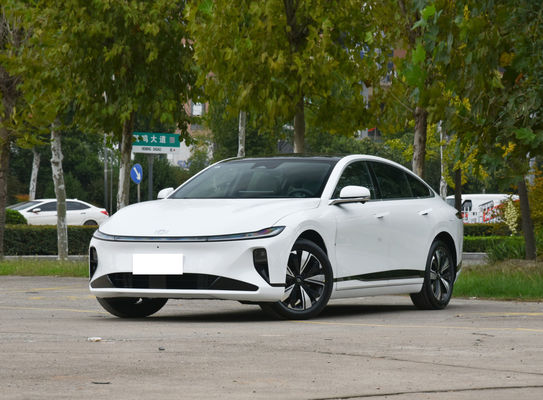 Chang'an A07 Sedan EV ve Reev İki Kombinasyon Pil Süresi 515km (EV) ve 1200km (1.5T Motor Reev)