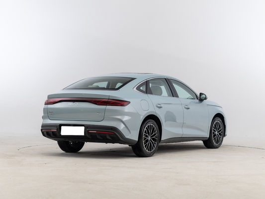 BYD Qin L, D-mi 5.0 teknolojisi, kapsamlı menzil 2000KM+. Çin'in en uzun menziline sahip PHEV.