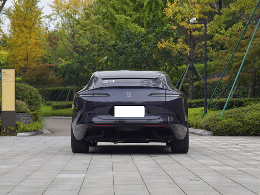 2025 AVATR 12, Çin'de üretilen yüksek kaliteli bir elektrikli sedan.