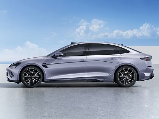 BYD 2025 Seal, 650 km'ye kadar menzile sahip saf bir elektrikli sedan, yeni akıllı sürüş sistemi ve paraya karşı en iyi orta boy elektrikli sedan.