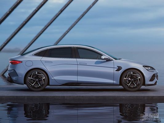 BYD 2025 Seal, 650 km'ye kadar menzile sahip saf bir elektrikli sedan, yeni akıllı sürüş sistemi ve paraya karşı en iyi orta boy elektrikli sedan.