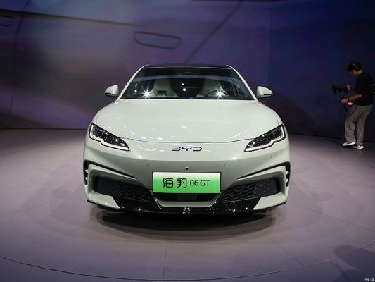 25 BYD Seal06GT, 505KM-605KM menzile sahip, dört tekerlekli ve iki tekerlekli iki sistemli.