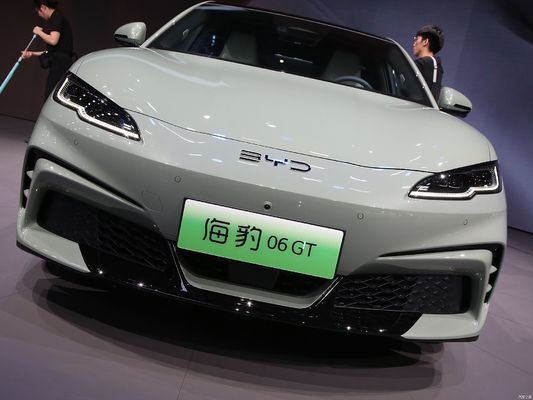 25 BYD Seal06GT, 505KM-605KM menzile sahip, dört tekerlekli ve iki tekerlekli iki sistemli.