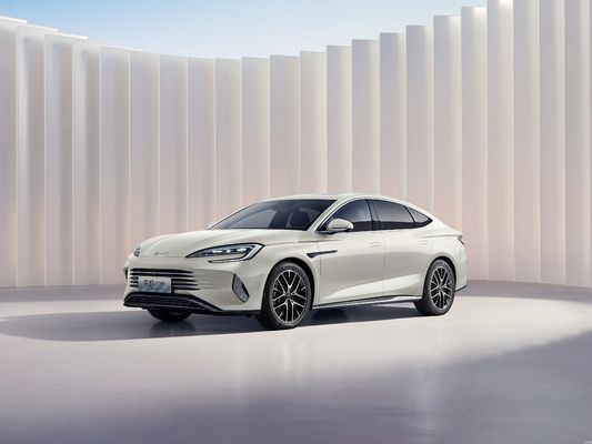 2025 BYD-SEAL 07 DM-i Akıllı Sürücü 5. nesil BYD Dmi teknolojisi ile donatılmıştır.