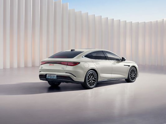 2025 BYD-SEAL 07 DM-i Akıllı Sürücü 5. nesil BYD Dmi teknolojisi ile donatılmıştır.
