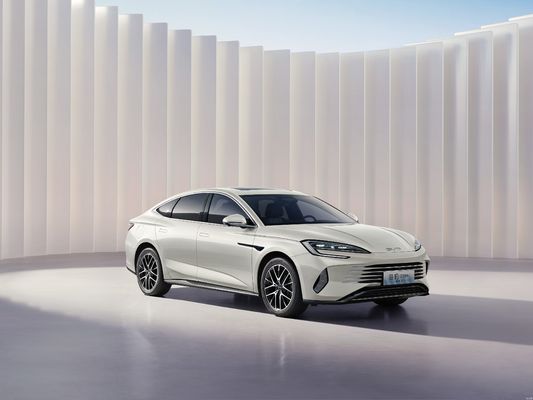 2025 BYD-SEAL 07 DM-i Akıllı Sürücü 5. nesil BYD Dmi teknolojisi ile donatılmıştır.