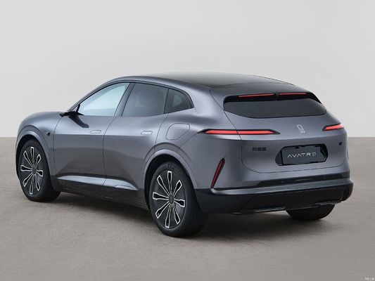 Changan Avatr 07, CATL, Huawei ve Chang'an Automobile tarafından ortaklaşa oluşturulan yeni bir üst seviye markasıdır. Hem hibrit hem de tamamen elektrikli sürümler sunar.En uygun maliyetli akıllı sürücü haline getiriyor.