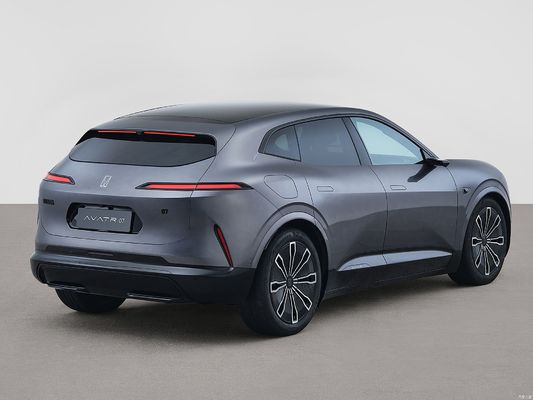 Changan Avatr 07, CATL, Huawei ve Chang'an Automobile tarafından ortaklaşa oluşturulan yeni bir üst seviye markasıdır. Hem hibrit hem de tamamen elektrikli sürümler sunar.En uygun maliyetli akıllı sürücü haline getiriyor.