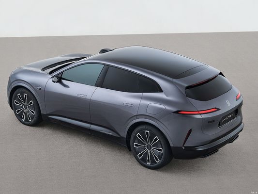 Changan Avatr 07, CATL, Huawei ve Chang'an Automobile tarafından ortaklaşa oluşturulan yeni bir üst seviye markasıdır. Hem hibrit hem de tamamen elektrikli sürümler sunar.En uygun maliyetli akıllı sürücü haline getiriyor.