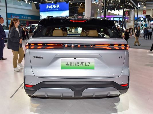 Geely Galaxy L7, 1.5L ve 1.5T motorları ile birlikte 1.370km ve 115km'lik tamamen elektrikli bir menzile sahip. maliyetli bir plug-in hibrit SUV.