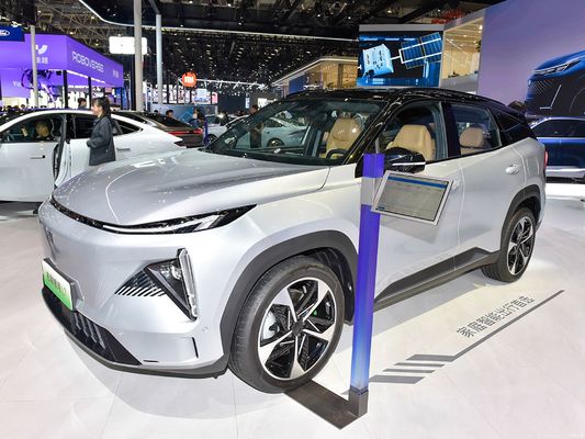 Geely Galaxy L7, 1.5L ve 1.5T motorları ile birlikte 1.370km ve 115km'lik tamamen elektrikli bir menzile sahip. maliyetli bir plug-in hibrit SUV.