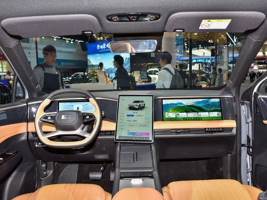 Geely Galaxy L7, 1.5L ve 1.5T motorları ile birlikte 1.370km ve 115km'lik tamamen elektrikli bir menzile sahip. maliyetli bir plug-in hibrit SUV.