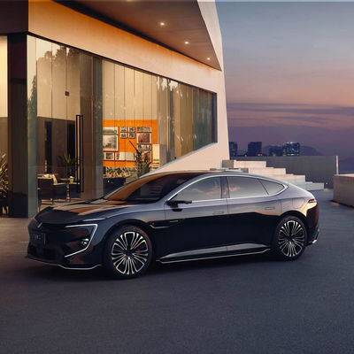AVATR 12 Elektrikli Araba Yüksek Hızlı 700KM Uzun Seyahat Aralık Elektrikli Araba 5 kişilik Sedan